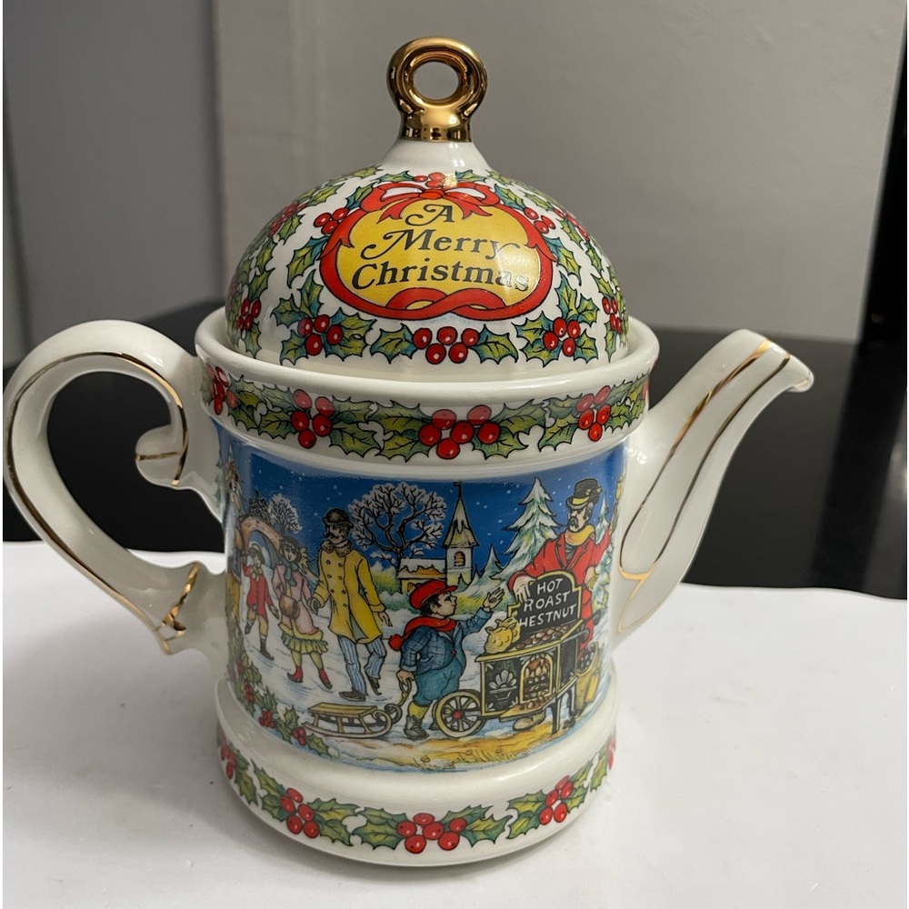 Sadler A Merry Christmas Teapot Holiday Design